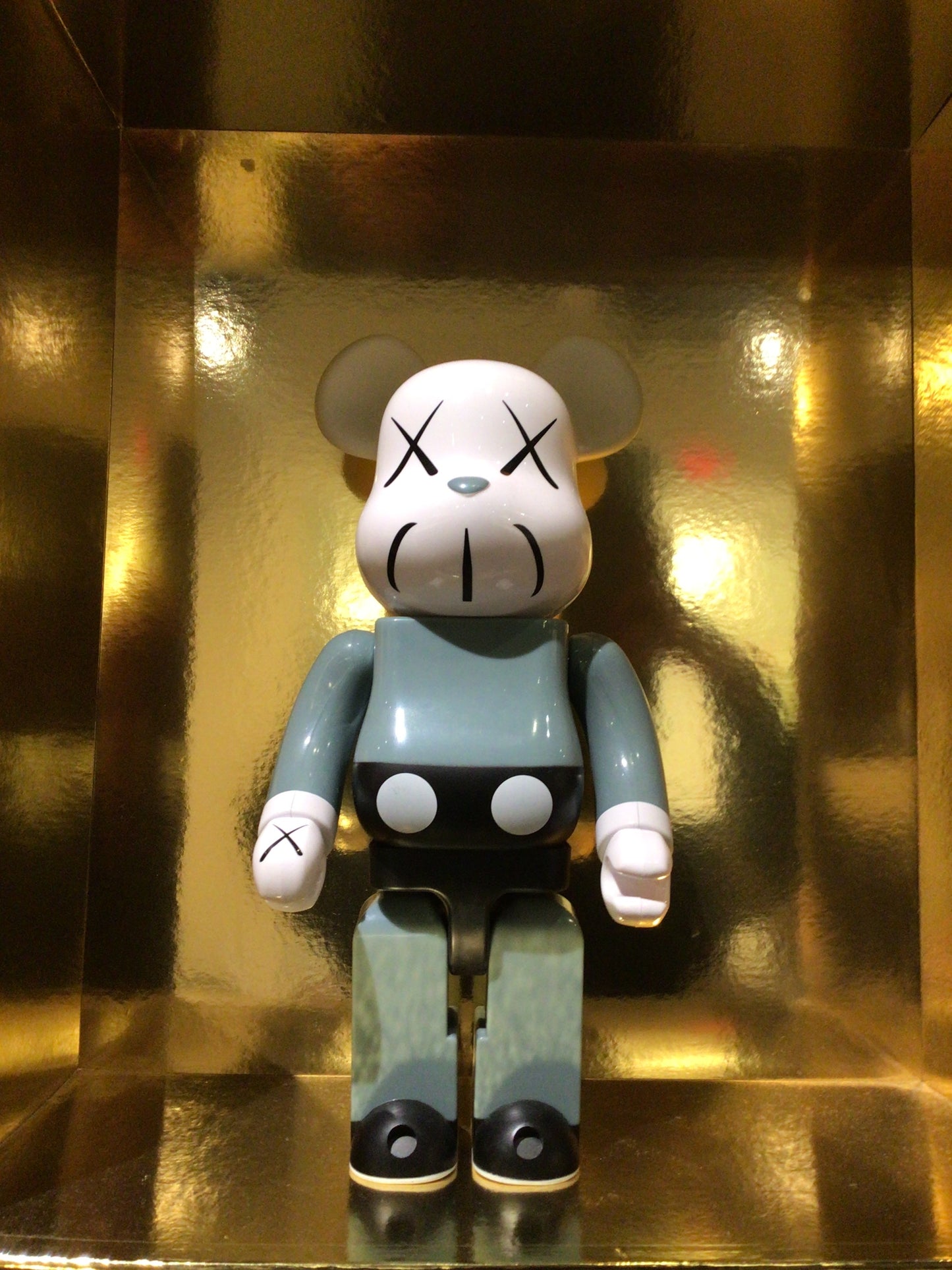Kaws Bearbrick 1000% 400%